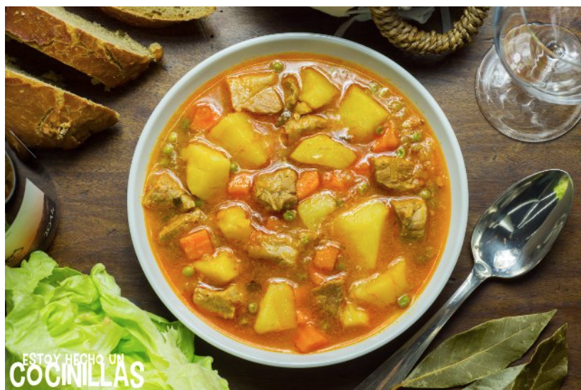 Ensalada de pimientos asados atún y huevo con guisado de patatas con carne de cerdo